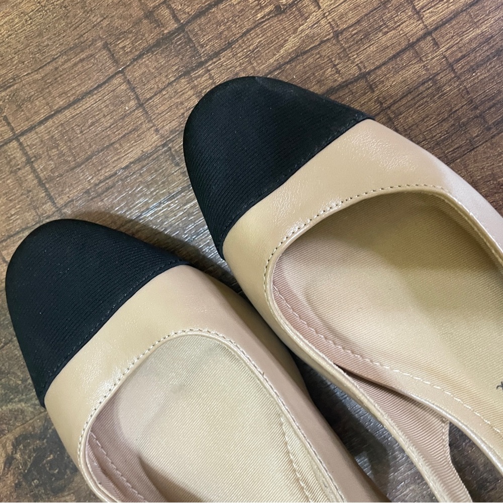 Anne Klein Black & Tan Slingback with fabric toecap